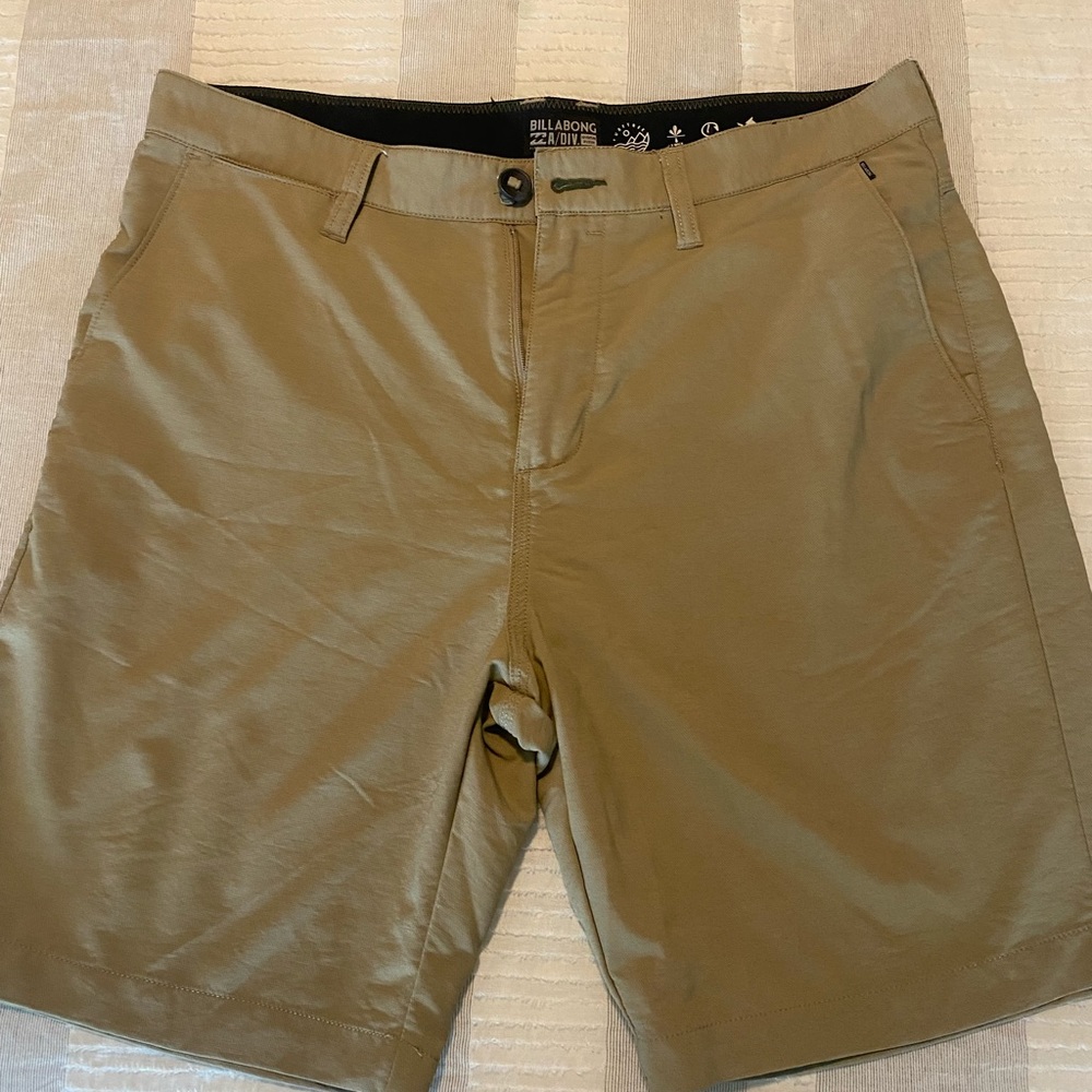 Billabong shorts like new